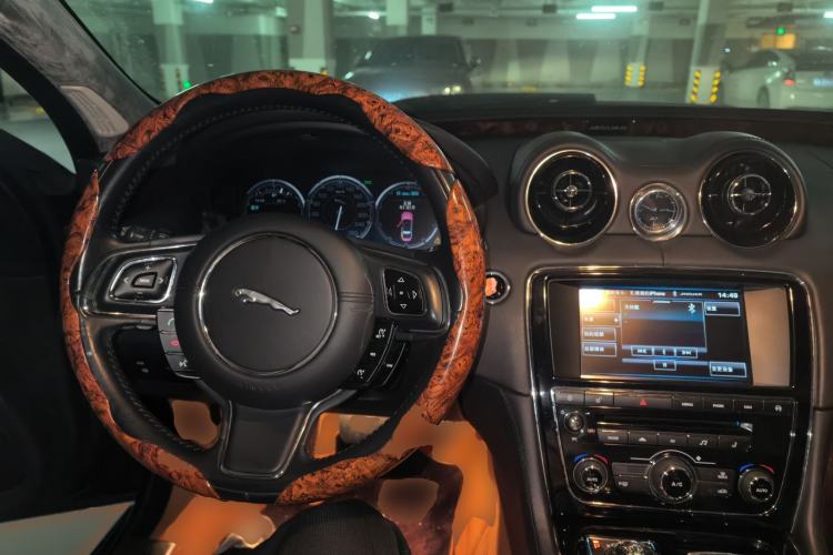 Used Jaguar XJ 2014 XJL 3.0 SC Four-Wheel Drive Prestige Business Edition Steering Wheel