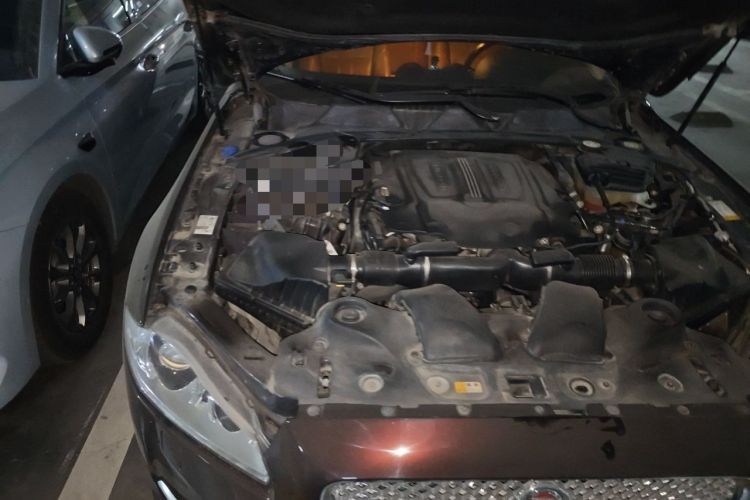 Used Jaguar XJ 2014 XJL 3.0 SC Two-Wheel-Drive Panoramic Business Edition Engine Bay Right