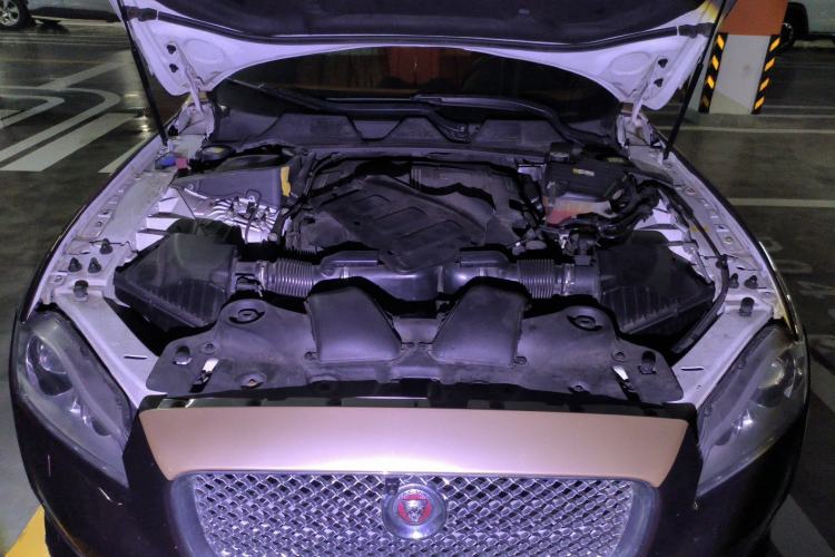 Used Jaguar XJ 2014 XJL 3.0 SC Two-Wheel-Drive Panoramic Business Edition Engine Bay