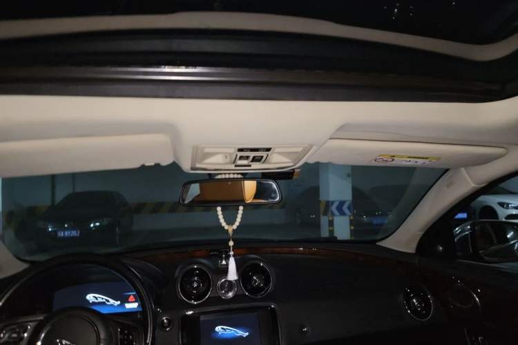 Used Jaguar XJ 2014 XJL 3.0 SC Two-Wheel-Drive Panoramic Business Edition Headliner