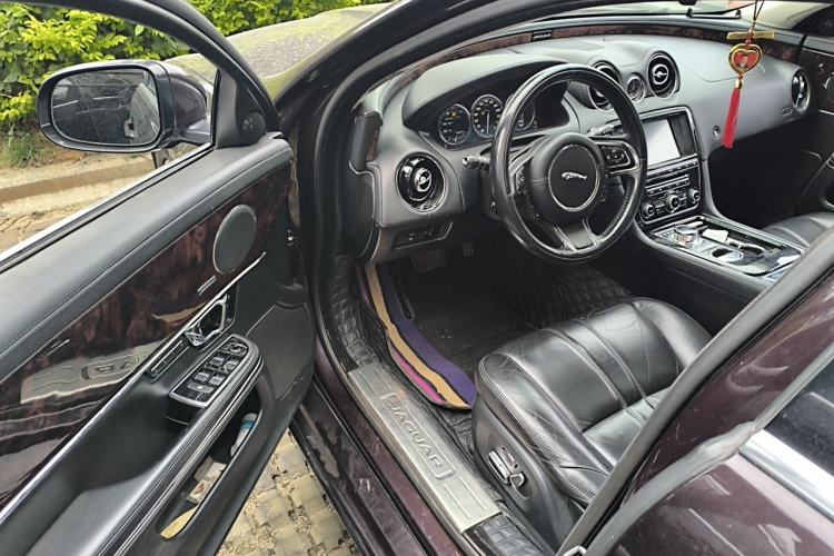 Used Jaguar XJ 2014 XJL 3.0 SC Two-Wheel-Drive Panoramic Business Edition Driver Seat