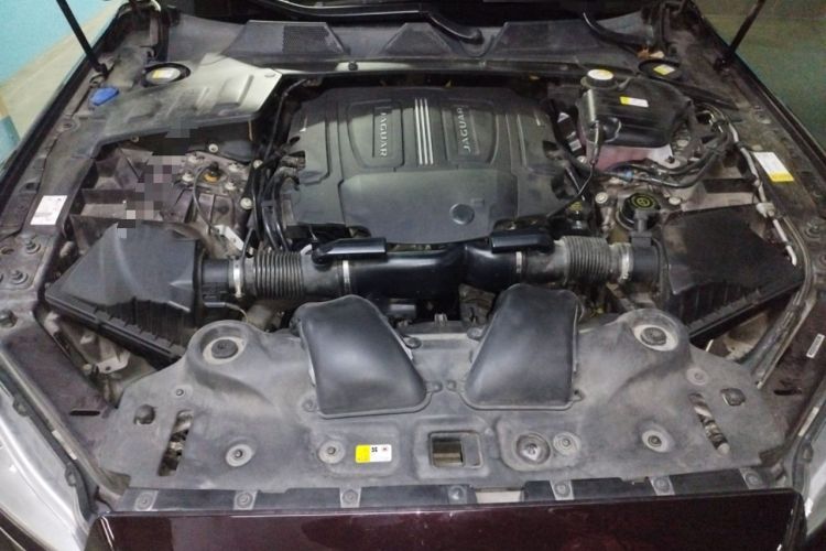Used Jaguar XJ 2014 XJL 3.0 SC Two-Wheel-Drive Panoramic Business Edition Engine Bay
