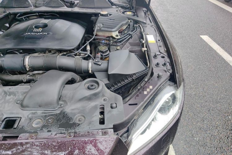 Used Jaguar XJ 2014 XJL 2.0T Two-Wheel-Drive Elegant Business Edition Engine Bay Left