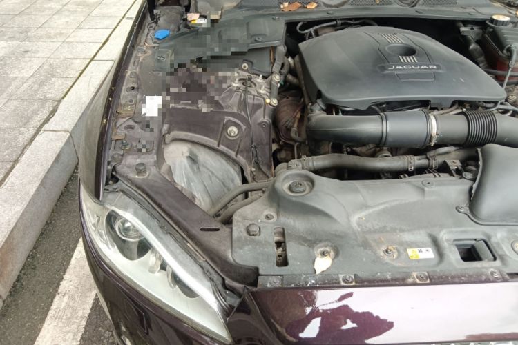 Used Jaguar XJ 2014 XJL 2.0T Two-Wheel-Drive Elegant Business Edition Engine Bay Right