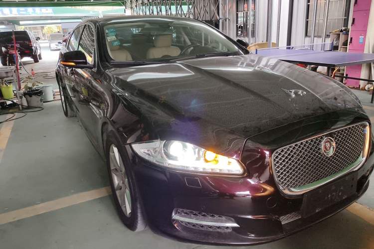 Used Jaguar XJ 2014 XJL 2.0T Two-Wheel-Drive Elegant Business Edition Exterior 2