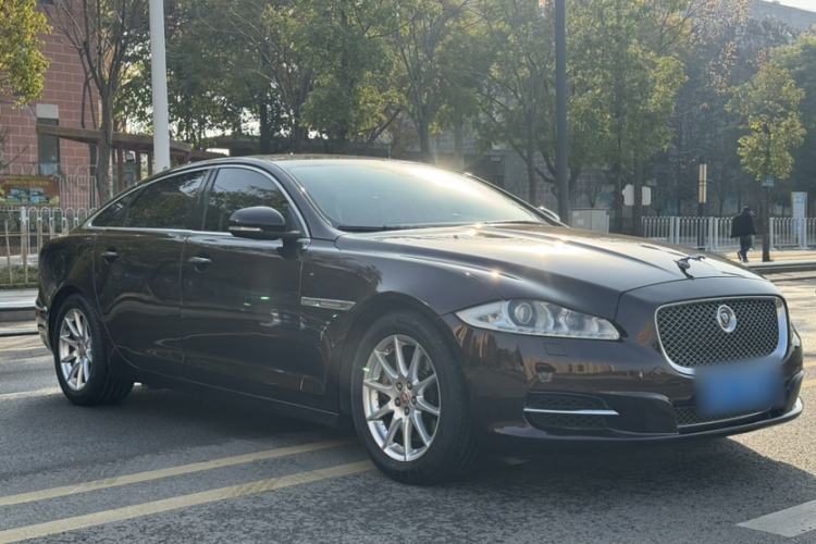Used Jaguar XJ 2014 XJL 2.0T Two-Wheel-Drive Elegant Business Edition Exterior 2