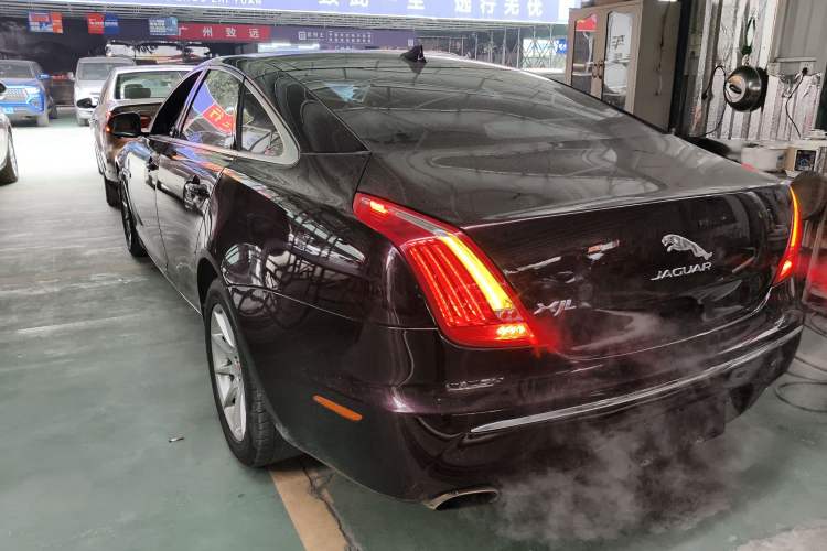 Used Jaguar XJ 2014 XJL 2.0T Two-Wheel-Drive Elegant Business Edition Exterior 3