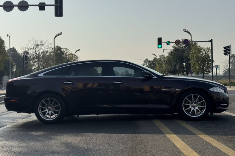 Used Jaguar XJ 2014 XJL 2.0T Two-Wheel-Drive Elegant Business Edition Exterior 5
