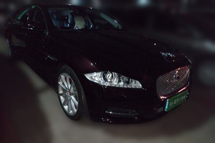 Used Jaguar XJ 2014 XJL 3.0 SC Four-Wheel Drive Panoramic Business Edition Front Right 45 Deg