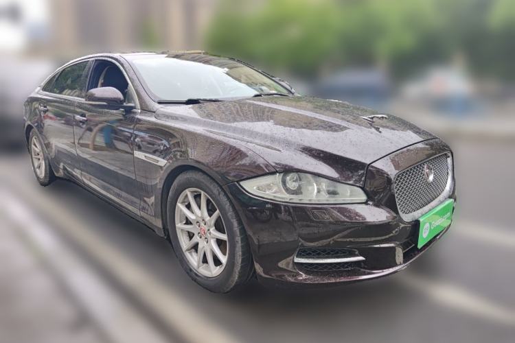 Used Jaguar XJ 2014 XJL 2.0T Two-Wheel-Drive Elegant Business Edition Front Right 45 Deg