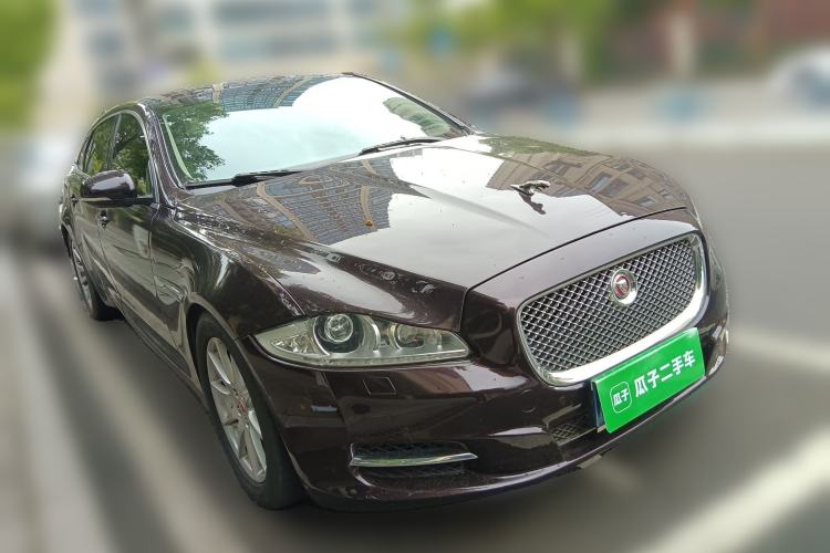Used Jaguar XJ 2014 XJL 2.0T Two-Wheel-Drive Elegant Business Edition Front Right 45 Deg