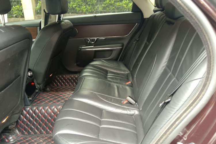 Used Jaguar XJ 2014 XJL 2.0T Two-Wheel-Drive Elegant Business Edition Left Rear Seat