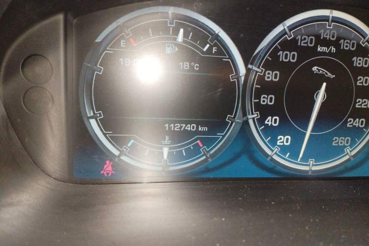 Used Jaguar XJ 2014 XJL 3.0 SC Four-Wheel Drive Panoramic Business Edition Odometer Close Up