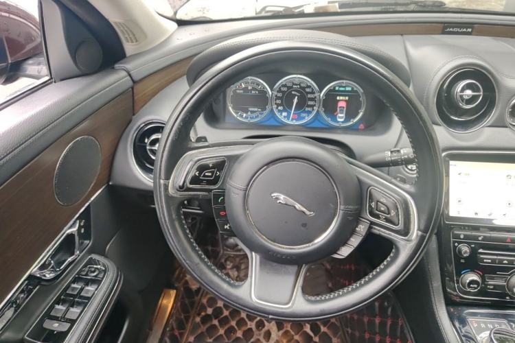Used Jaguar XJ 2014 XJL 2.0T Two-Wheel-Drive Elegant Business Edition Steering Wheel