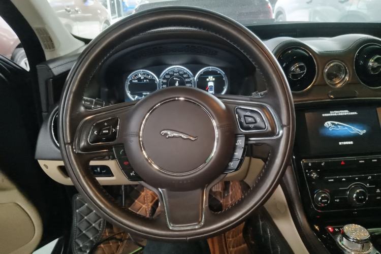 Used Jaguar XJ 2014 XJL 2.0T Two-Wheel-Drive Elegant Business Edition Steering Wheel
