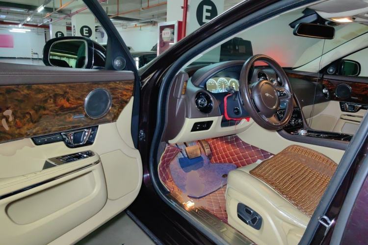 Used Jaguar XJ 2014 XJL 3.0 SC Two-Wheel-Drive Panoramic Business Edition Driver Seat