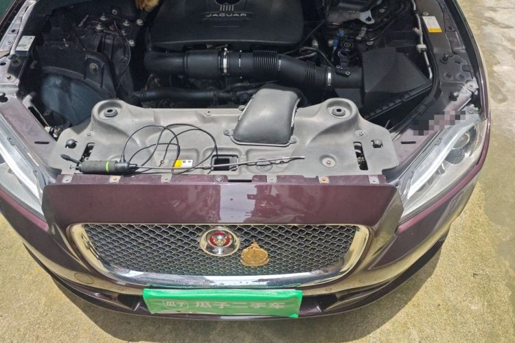 Used Jaguar XJ 2014 XJL 2.0T Two-Wheel-Drive Elegant Business Edition Engine Bay