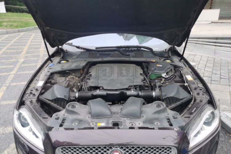 Used Jaguar XJ 2014 XJL 3.0 SC Two-Wheel-Drive Panoramic Business Edition Engine Bay