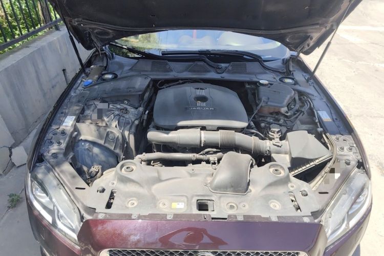 Used Jaguar XJ 2014 XJL 2.0T Two-Wheel-Drive Elegant Business Edition Engine Bay