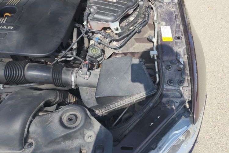 Used Jaguar XJ 2014 XJL 2.0T Two-Wheel-Drive Elegant Business Edition Engine Bay Left