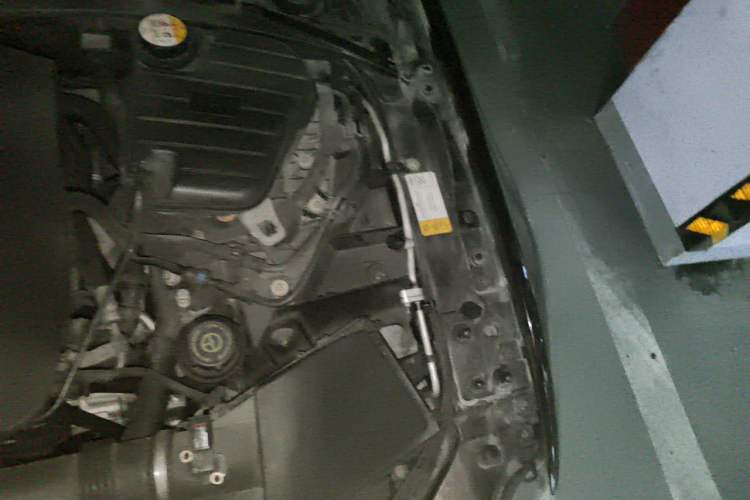 Used Jaguar XJ 2014 XJL 2.0T Two-Wheel-Drive Elegant Business Edition Engine Bay Left