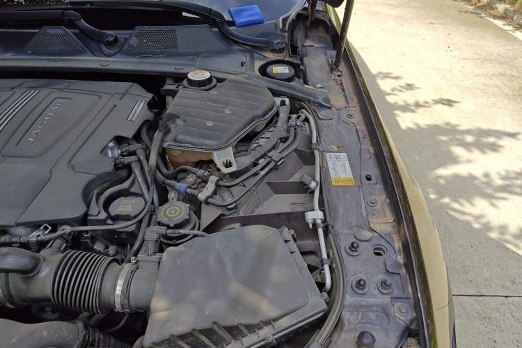 Used Jaguar XJ 2014 XJL 3.0 SC Two-Wheel-Drive Panoramic Business Edition Engine Bay Left