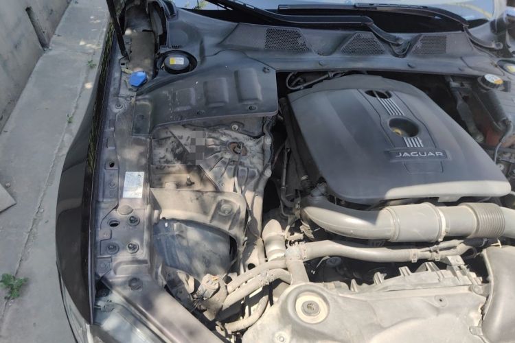 Used Jaguar XJ 2014 XJL 2.0T Two-Wheel-Drive Elegant Business Edition Engine Bay Right