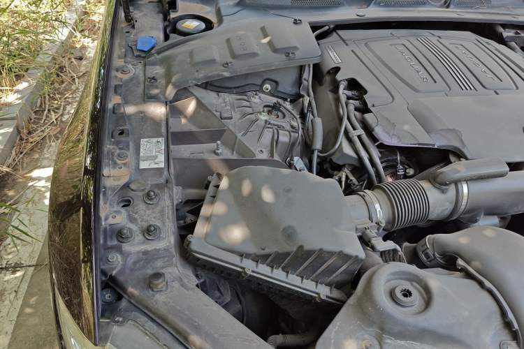 Used Jaguar XJ 2014 XJL 3.0 SC Two-Wheel-Drive Panoramic Business Edition Engine Bay Right