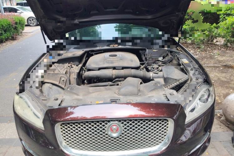 Used Jaguar XJ 2014 XJL 2.0T Two-Wheel-Drive Elegant Business Edition Engine Bay