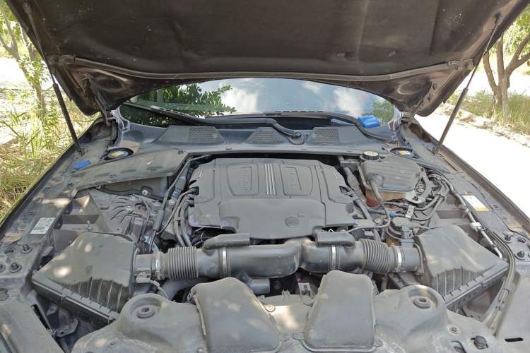 Used Jaguar XJ 2014 XJL 3.0 SC Two-Wheel-Drive Panoramic Business Edition Engine Bay