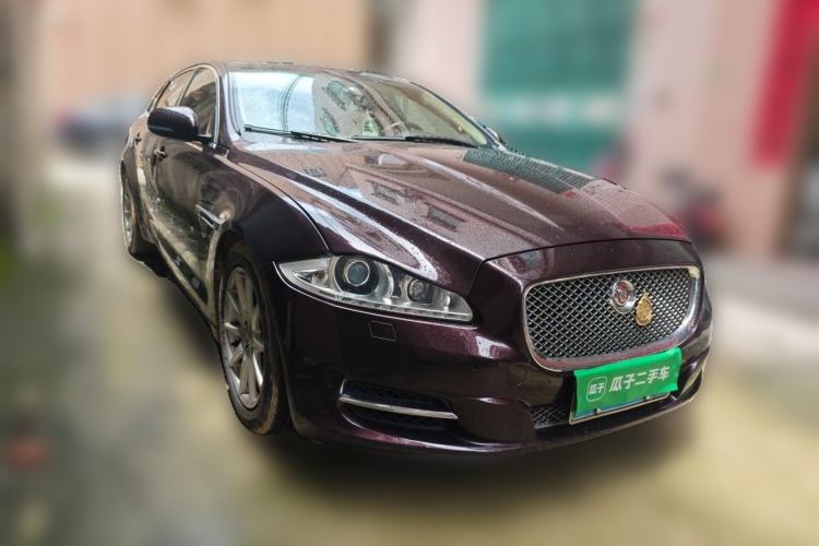 Used Jaguar XJ 2014 XJL 2.0T Two-Wheel-Drive Elegant Business Edition Front Right 45 Deg