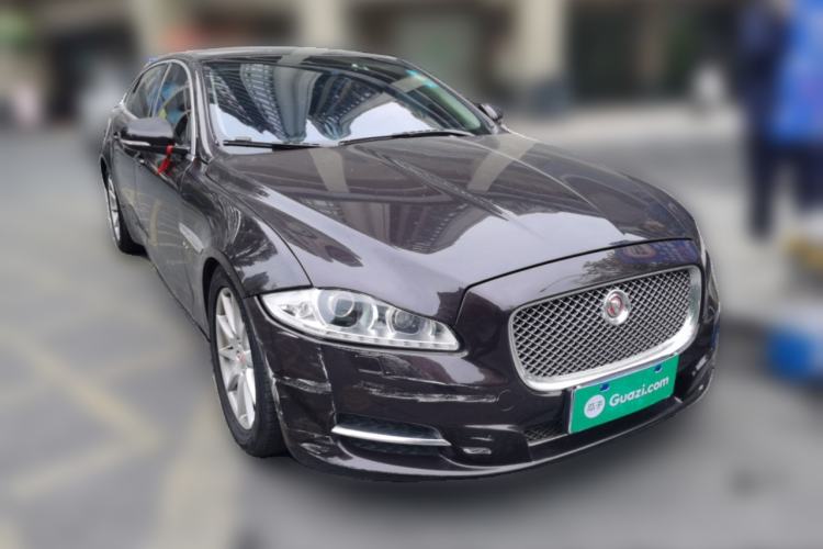 Used Jaguar XJ 2014 XJL 3.0 SC Two-Wheel-Drive Panoramic Business Edition Front Right 45 Deg