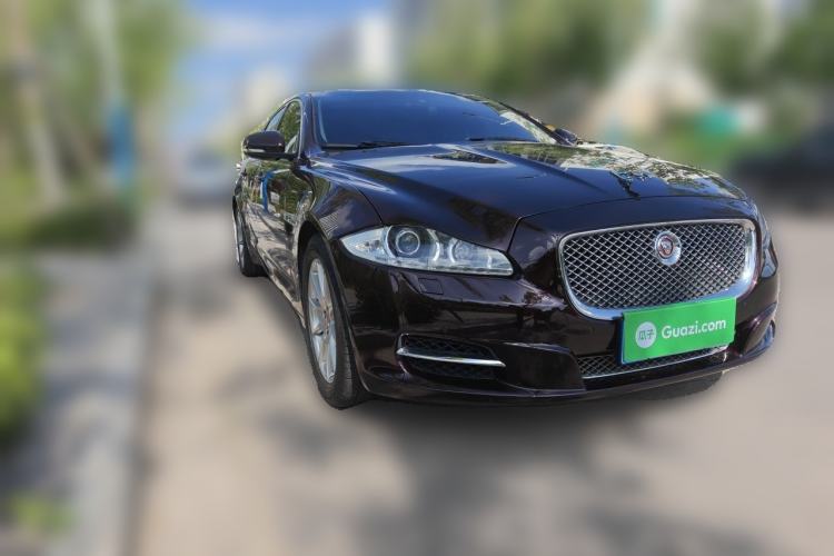 Used Jaguar XJ 2014 XJL 2.0T Two-Wheel-Drive Elegant Business Edition Front Right 45 Deg