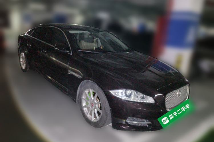 Used Jaguar XJ 2014 XJL 2.0T Two-Wheel-Drive Elegant Business Edition Front Right 45 Deg
