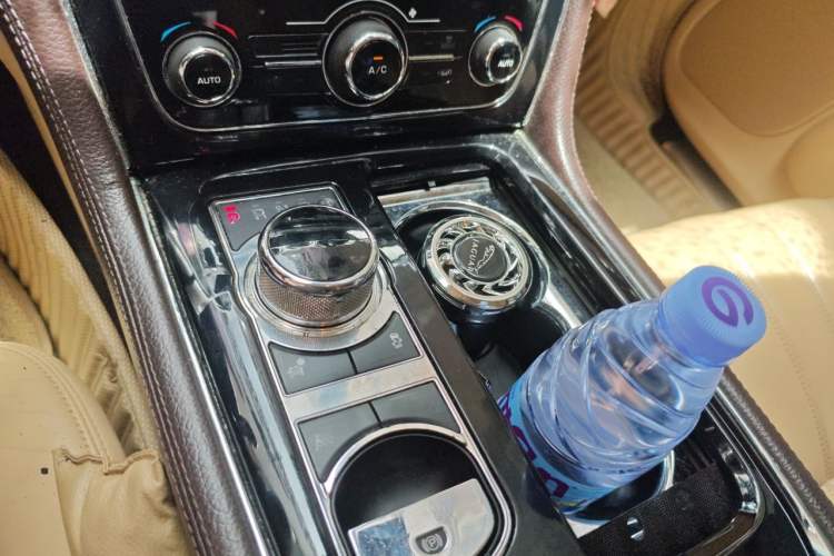 Used Jaguar XJ 2014 XJL 2.0T Two-Wheel-Drive Elegant Business Edition Gear Lever