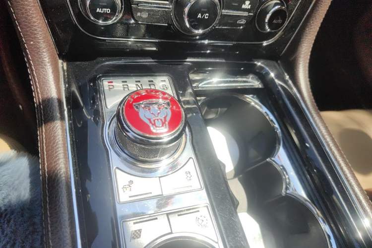 Used Jaguar XJ 2014 XJL 2.0T Two-Wheel-Drive Elegant Business Edition Gear Lever
