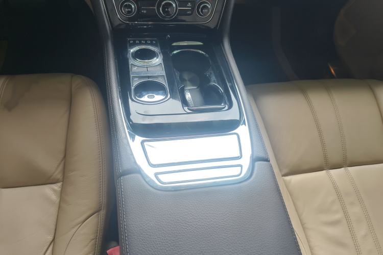 Used Jaguar XJ 2014 XJL 2.0T Two-Wheel-Drive Elegant Business Edition Gear Lever