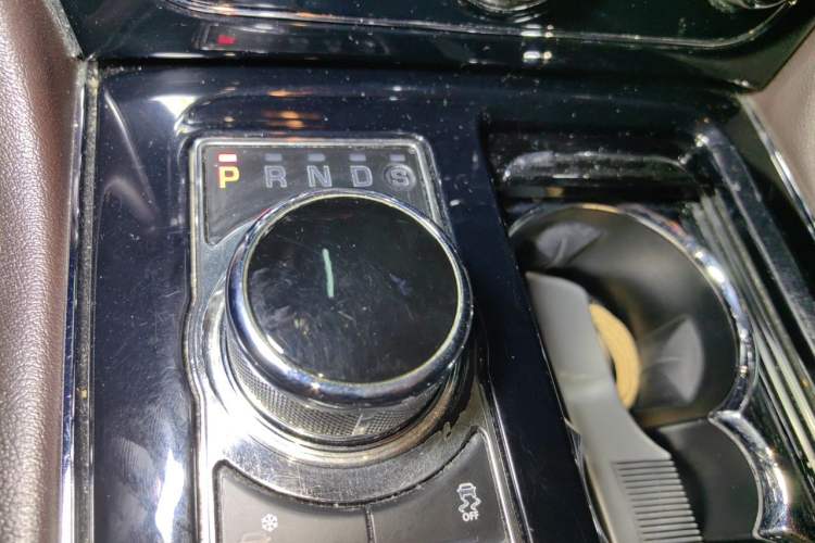 Used Jaguar XJ 2014 XJL 3.0 SC Two-Wheel-Drive Panoramic Business Edition Gear Lever
