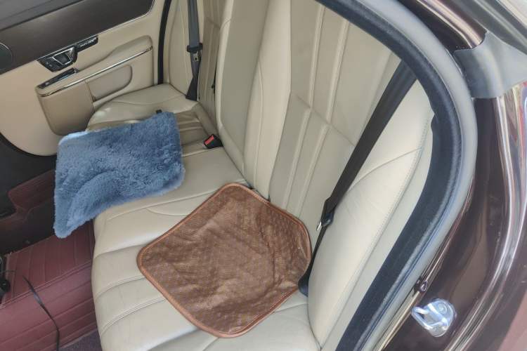 Used Jaguar XJ 2014 XJL 2.0T Two-Wheel-Drive Elegant Business Edition Left Rear Seat