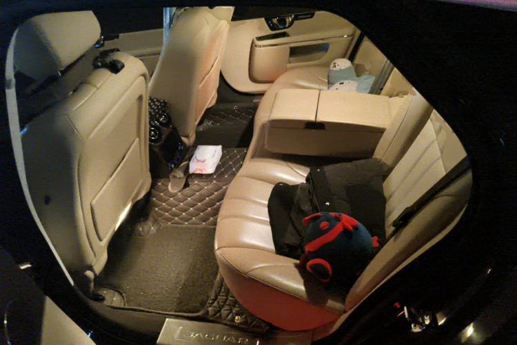 Used Jaguar XJ 2014 XJL 2.0T Two-Wheel-Drive Elegant Business Edition Left Rear Seat