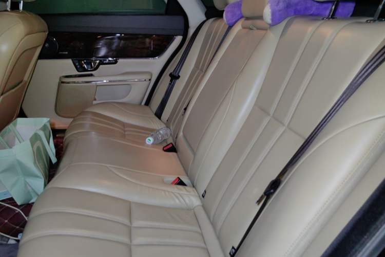 Used Jaguar XJ 2014 XJL 3.0 SC Two-Wheel-Drive Panoramic Business Edition Left Rear Seat
