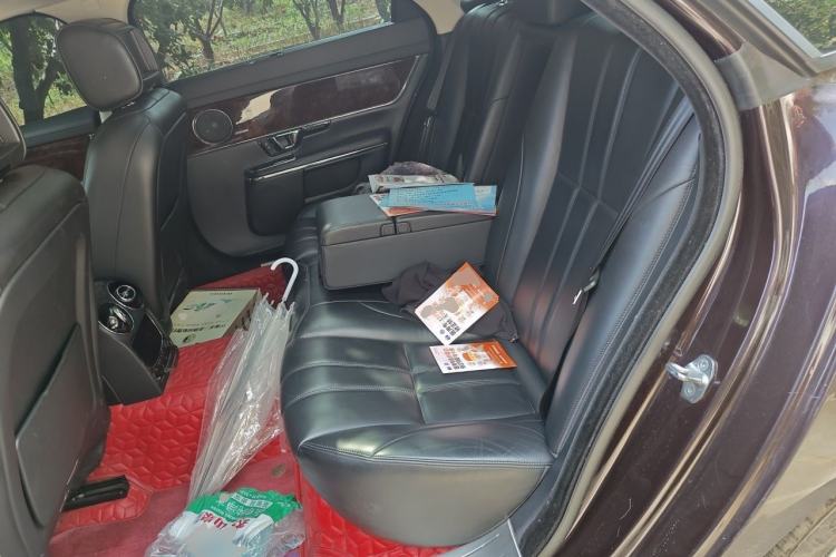 Used Jaguar XJ 2014 XJL 3.0 SC Two-Wheel-Drive Panoramic Business Edition Left Rear Seat
