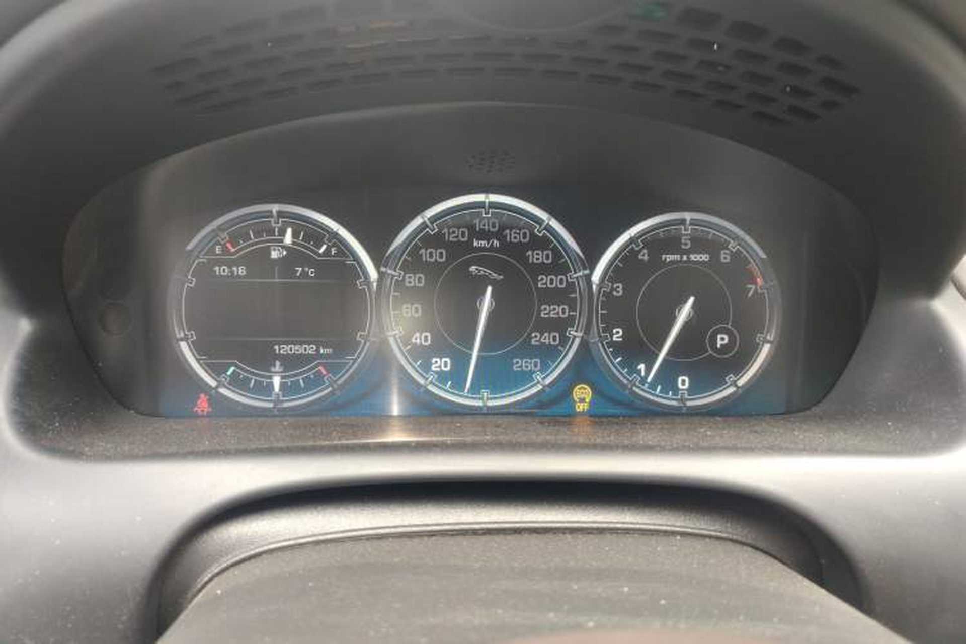 Used Jaguar XJ 2014 XJL 3.0 SC Four-Wheel Drive Panoramic Business Edition Odometer Close Up