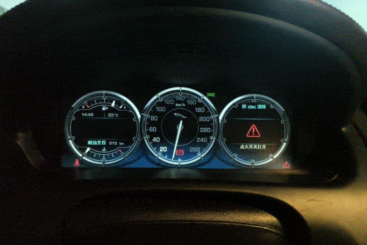 Used Jaguar XJ 2014 XJL 2.0T Two-Wheel-Drive Elegant Business Edition Odometer Close Up