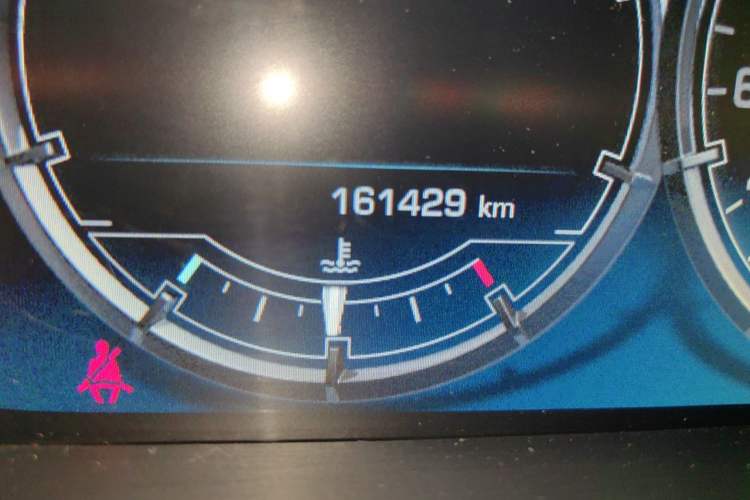 Used Jaguar XJ 2014 XJL 3.0 SC Two-Wheel-Drive Panoramic Business Edition Odometer Close Up