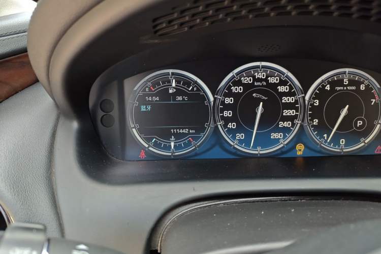 Used Jaguar XJ 2014 XJL 3.0 SC Two-Wheel-Drive Panoramic Business Edition Odometer Close Up