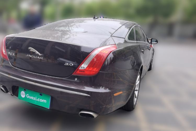 Used Jaguar XJ 2014 XJL 3.0 SC Two-Wheel-Drive Panoramic Business Edition Rear Right 45 Deg