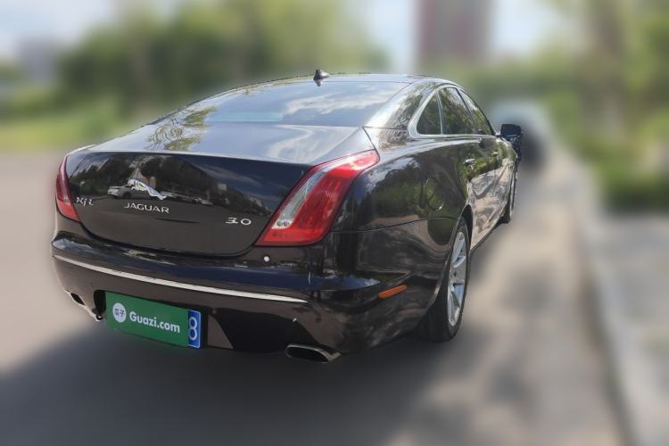 Used Jaguar XJ 2014 XJL 2.0T Two-Wheel-Drive Elegant Business Edition Rear Right 45 Deg