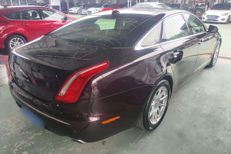 Used Jaguar XJ 2014 XJL 2.0T Two-Wheel-Drive Elegant Business Edition Rear Right 45 Deg