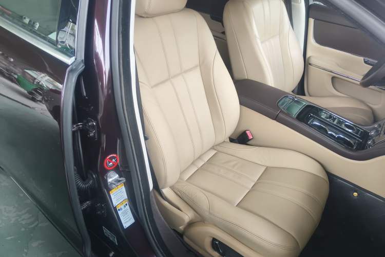 Used Jaguar XJ 2014 XJL 2.0T Two-Wheel-Drive Elegant Business Edition Right Front Seat